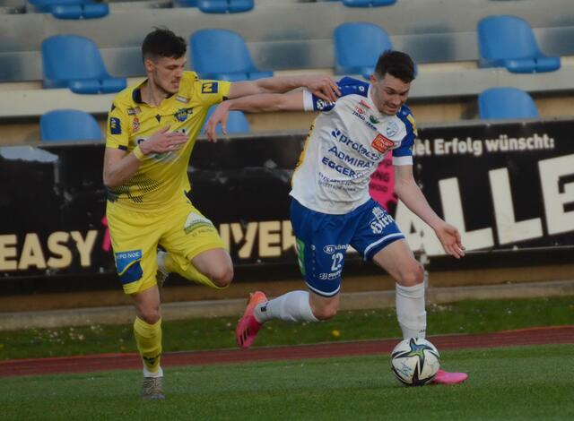 Florian Flecker (re) lieferte ein starkes Spiel, zu einem Torerfolg kam aber auch er nicht.