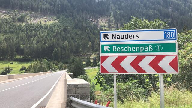 Die B 180 Reschenstraße zwischen Pfunds und Nauders ist am 21. Apirl in der Zeit zwischen 11.00 bis 11.45 Uhr gesperrt.