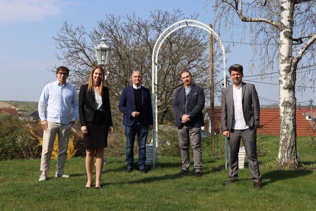Stellen ein Sicherheitskonzept vor: Constantin Witt, Bianca Lehrner, Reinhard Langthaler, Christian Mari und Andi Hufnagl. | Foto: Potmesil