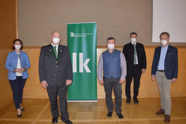 Präsidentin Michaela Langer-Weninger, BBK-Obmann Alfred Lang, BBKO-Stv. Christian Hochrainer, Dienststellenleiter Rudi Stockinger und Kammerdirektor Karl Dietachmair.