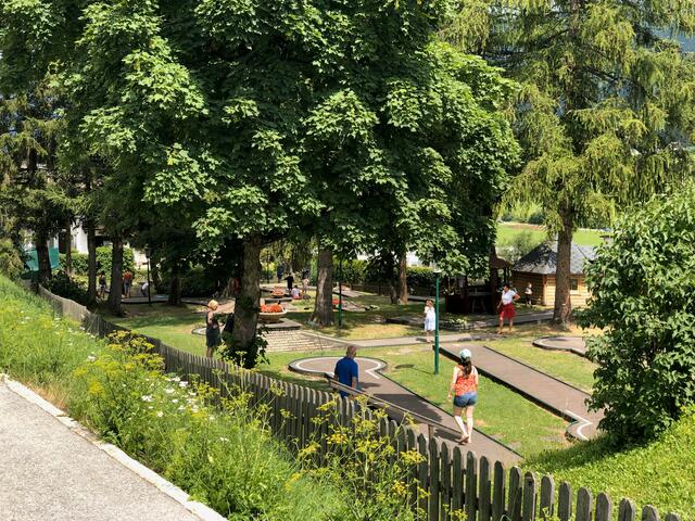 In reizvoller Umgebung kann im heurigen Sommer nochmal Minigolf gespielt werden.