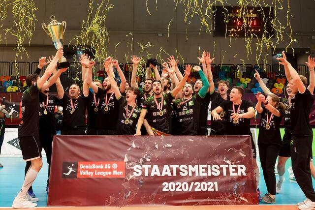 Historischer Moment für den Grazer Sport: Der UVC ist erstmals Herren-Meister im Volleyball. | Foto: GEPA