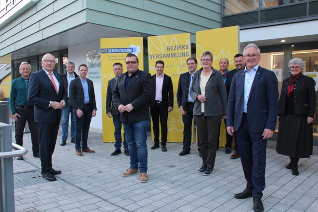 Die Gemeindebundmitglieder bestätigten Christian Leeb als Bezirksobmann.