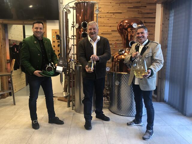 Markus Kern, Franz Labugger und Reini Wölkart machten gemeinsame Sache und entwickelten einen Kernöl-Gin.