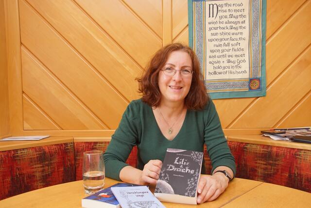 Die Rohbach-Bergerin Karin Kehrer widmet sich bereits seit zwanzig Jahren dem Schreiben von Kurzgeschichten und Romanen. | Foto: Helmut Eder
