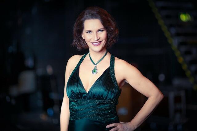 Maya Hakvoort wird am 18. Mai ab 15.30 Uhr in der Seniorenresidenz Josefstadt Musical-Lieder singen.