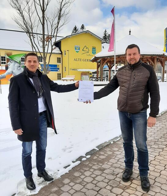 Ronald Kahri (EVN) und Bürgermeister Thomas Teubenbach | Foto: EVN