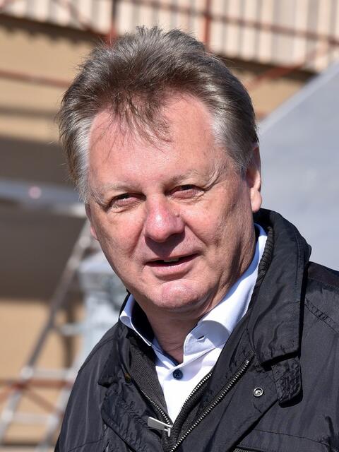 Bürgermeister Leopold Astner beim Baubesuch in Möschach | Foto: Hans Jost