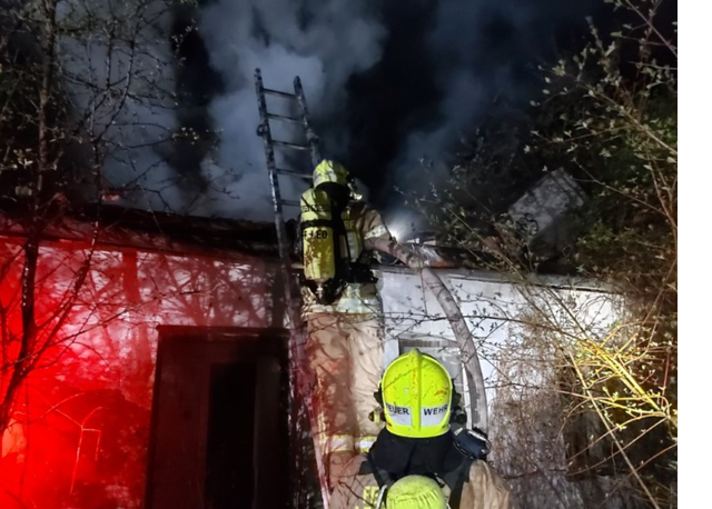 Im stillgelegten Ziegelwerk am Lindenberg brannte ein Dachstuhl.