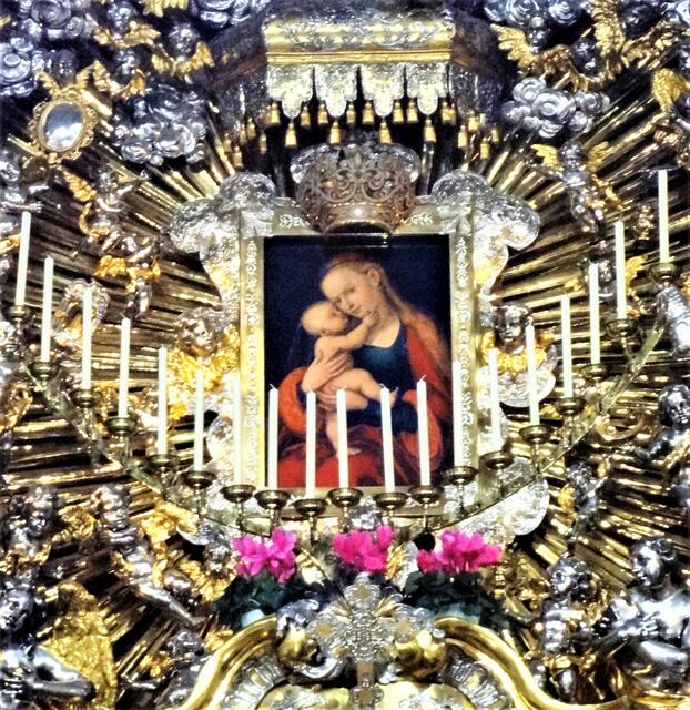 Mariahilf von Lucas v. Cranach d.Ä. über dem Hochaltar des Innsbrucker Domes