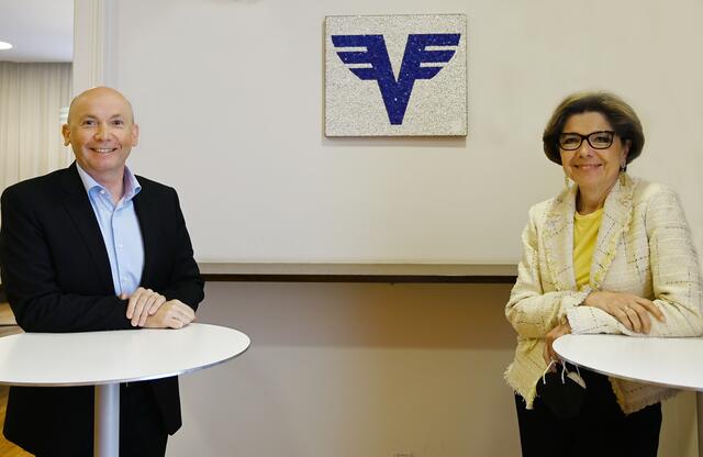 "Wir haben die Zeit der Pandemie sinnvoll genutzt und haben unser Serviceangebot komplett neu aufgestellt", erklären Volksbank Generaldirektorin Regina Ovesny-Straka und Leiter für den Vertrieb Hannes Zwanzger.