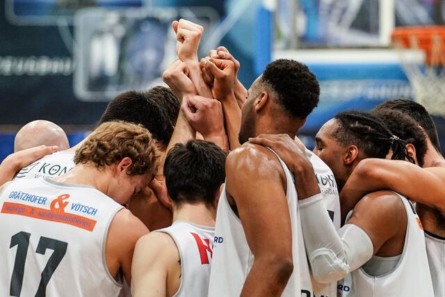 Volle Konzentration auf die Finalserie. | Foto: GEPA