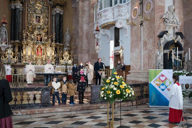 Mit einem Festgottesdienst feierte die Diözese Innsbruck ihren Diözesanpatron Petrus Canisius.