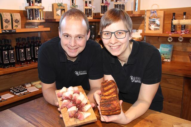 Mario und Monika Thauerböck.  | Foto: BioBrennerei Thauerböck