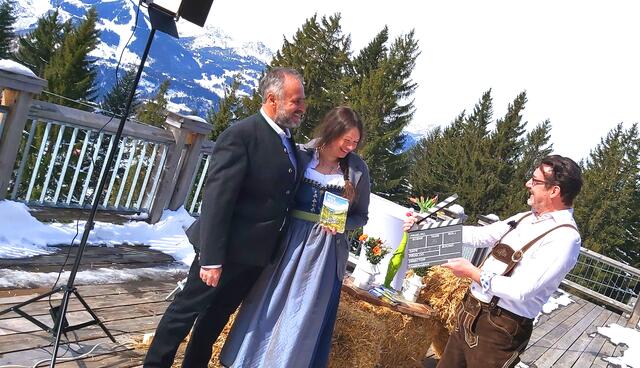 Foto: David Seeburger: Melanie &amp; Wilfried Schneider berichten auf 1401 Meter Seehöhe am Muttersberg bei Bludenz-Nüziders über ihr besonderes Sommerprogramm in Lech am Arlberg