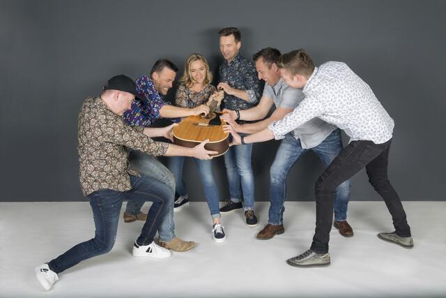 "Wir kämpfen weiter": Die Fürstenfelder Band "Skylight" veröffentlicht am 4. Mai ihre erste eigene Single. | Foto: Steffi Kaufmann