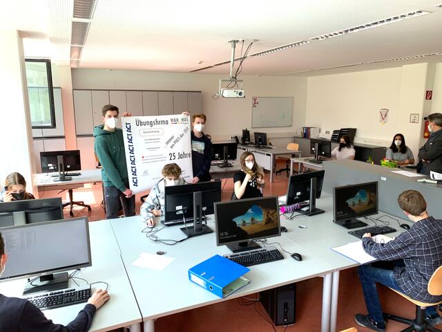Das Team der Computerprofi GmbH beim "corona-konformen" Arbeiten.