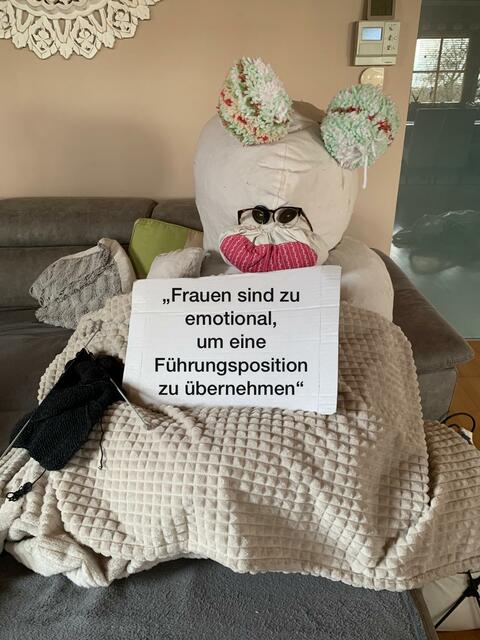 Judy reiste schon an neun Orte, um dort über die verschiedensten Vorurteile aufmerksam zu machen. | Foto: KK
