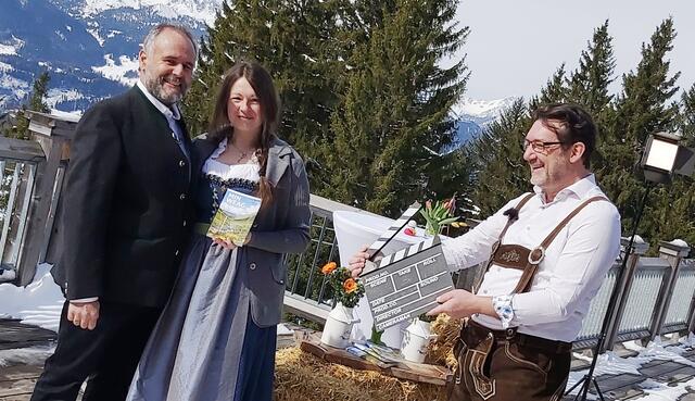 Foto: David Seeburger: Melanie &amp; Wilfried Schneider berichten auf 1401 Meter Seehöhe am Muttersberg bei Bludenz-Nüziders über ihr besonderes Sommerprogramm in Lech am Arlberg