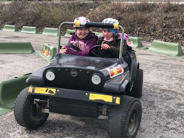Das Highlight bildete die anschließende Praxisfahrt mit den Jumicar-Miniautos.  | Foto: Foto: VS Altenfelden