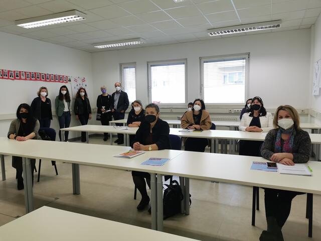 Interessenten und Vertreter von AMS und LFI bei der Informationsveranstaltung in Feldbach. | Foto: Müller