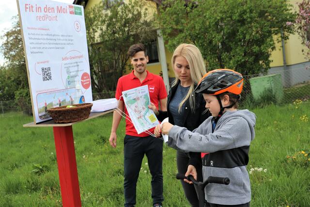 Alexander Ernst mit Schwägerin Irina und Neffen Leandro (10) beim RedPoint No 5. | Foto: Edith Ertl