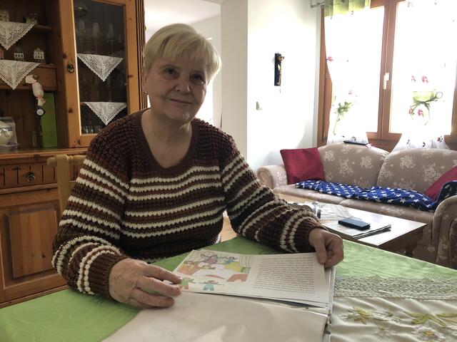 Die kreative Margit ist 72 Jahre und sucht einen Mann, mit dem sie gemeinsam Wandern und Radfahren kann.