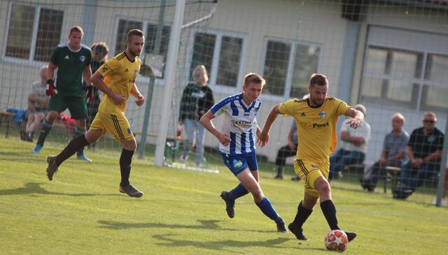 Szene aus dem Match Union Unterweitersdorf gegen Union Neumarkt im Mühlkreis (2. Klasse Nordmitte).