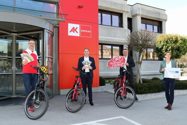 Rufen zur Teilnahme auf: v.l.: AK-Präsident Gerhard Michalitsch, LR Leonhard Schneemann, LR Heinrich Dorner, und Christine Zopf-Renner, Leiterin der Mobilitätszentrale Burgenland  | Foto: LMS