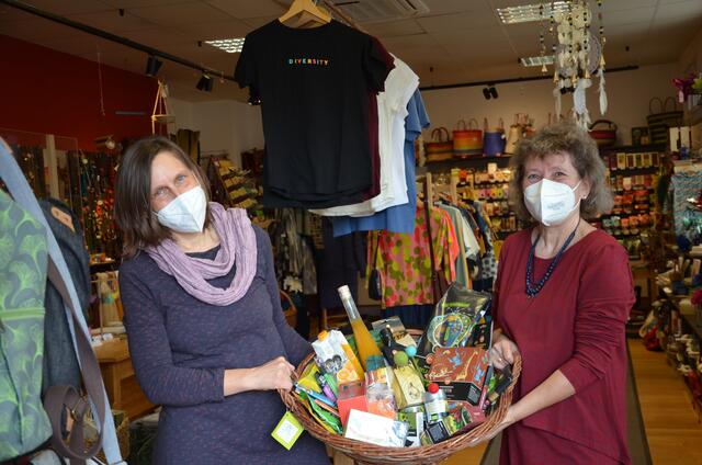 Gerti Brandhuber: Gewinnerin des Spezialiätenkorbes | Foto: Weltladen Laa