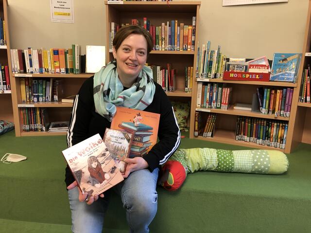 Astrid Schwarz leitet die Stadtbibliothek in Purkersdorf. (c) Raidl