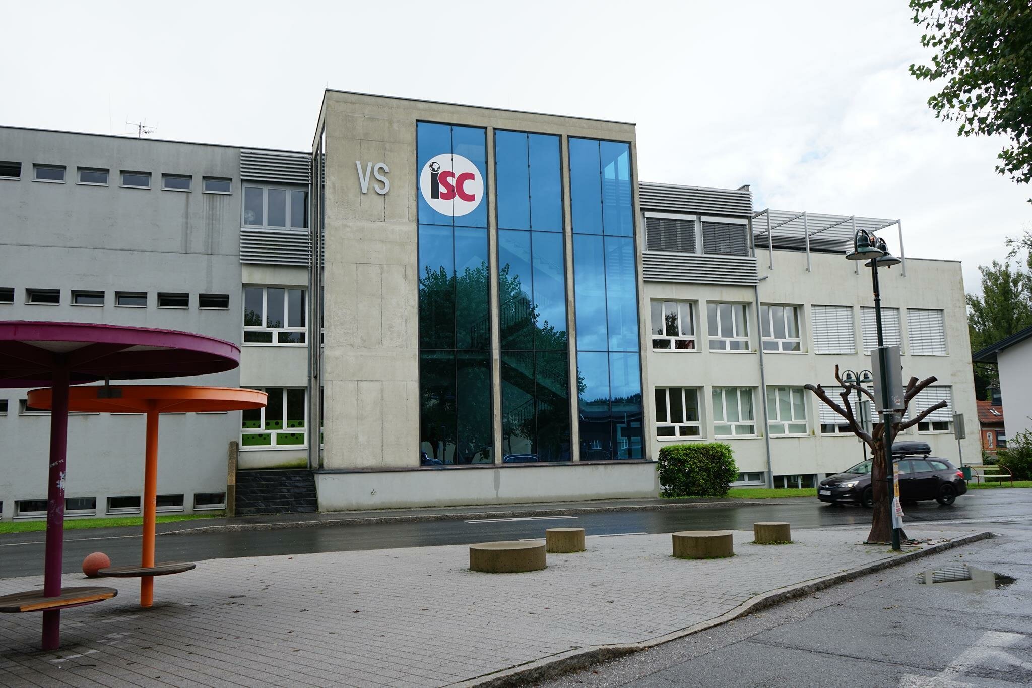 Platzmangel an der ISC Velden: Nun kommen Container Klassen - Villach Land