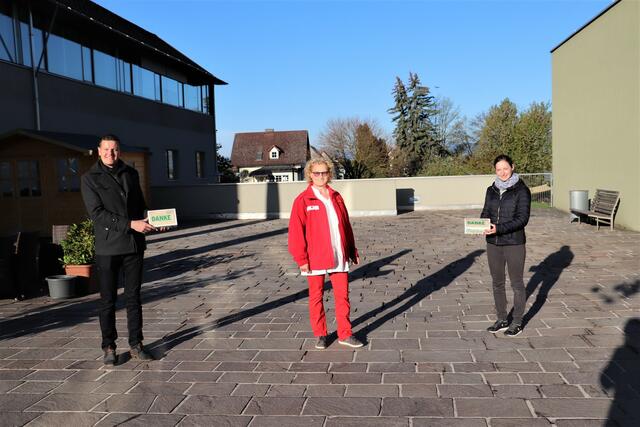 Vzbgm. Patrick Dorner und GR Angelika Lang beim Besuch der Hauskrankenpflege Hausmannstätten | Foto: Edith Ertl