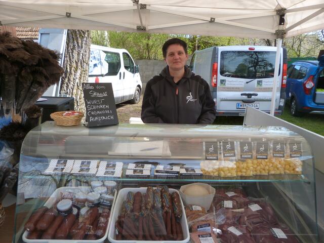 Auch der Leidl-Straußenhof, versorgte die Besucher mit den verschiedensten Erzeugnissen vom Strauß