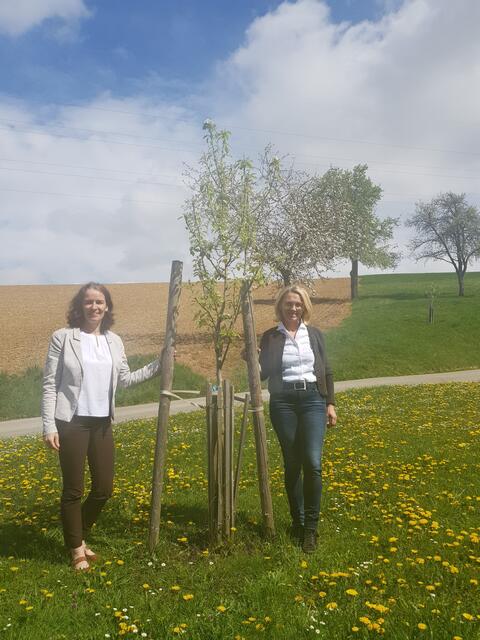 Regina Aspalter (li.). und Edeltraud Huemer.  | Foto: Privat