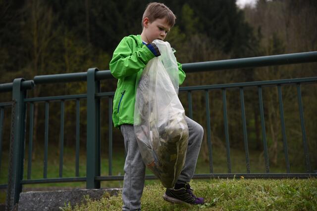 Auch der Kindergemeinderat beteiligt sich an der Aktion „Sauberes Waidhofen“. | Foto: Stadt Waidhofen