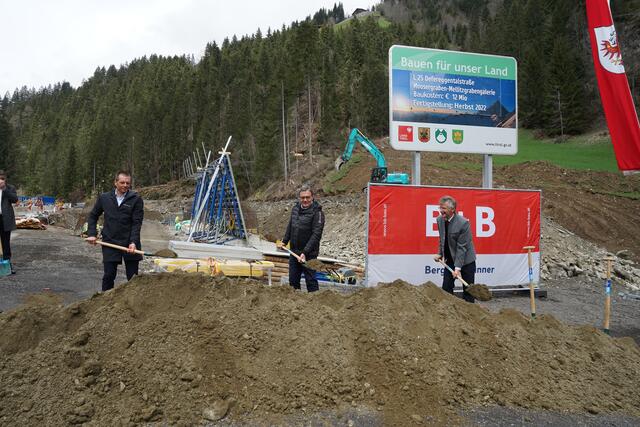 LH Platter (Mitte), Bgm Vitus Monitzer (re.) und Günter Guglberger (li.) | Foto: Gabi Innerhofer