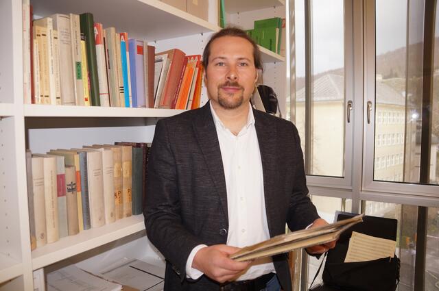 Germanist Dominik Wallner erforscht die Sprache in Österreich an der Universität Salzburg.