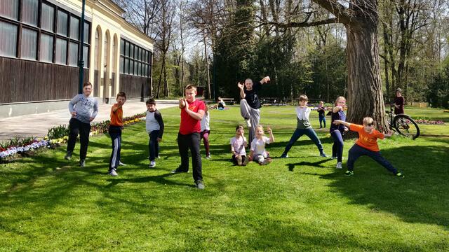 Am Samstag wird im Steyrer Schlosspark vor dem Palmenhaus trainiert – für bis zu drei kostenlose Schnuppertrainings kann man jederzeit pünktlich zu den Trainingszeiten vorbei kommen. | Foto: Shaolin Tempel Steyr