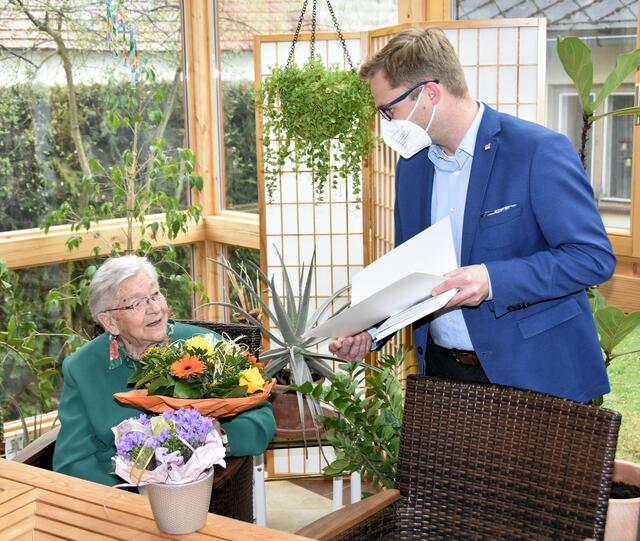 Juliana Ekel mit Bürgermeister Erich Stubenvoll
