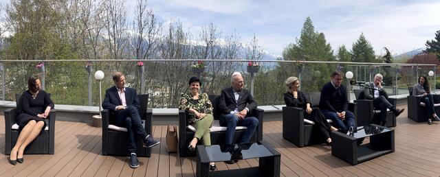 "Ein breites Podium" bei der Pressekonferenz im Hotel dasMEI in Mutters. | Foto: Hassl