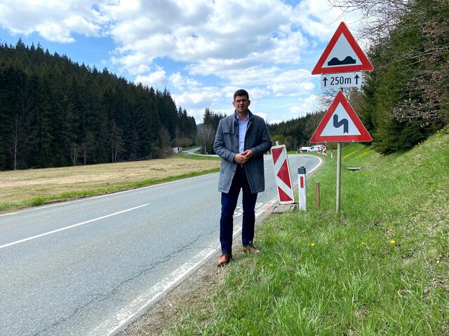 Landesrat Martin Gruber besichtigte kürzlich die "Fuchsgrube" an der B93 Gurktal Straße noch vor Beginn der Bauarbeiten.