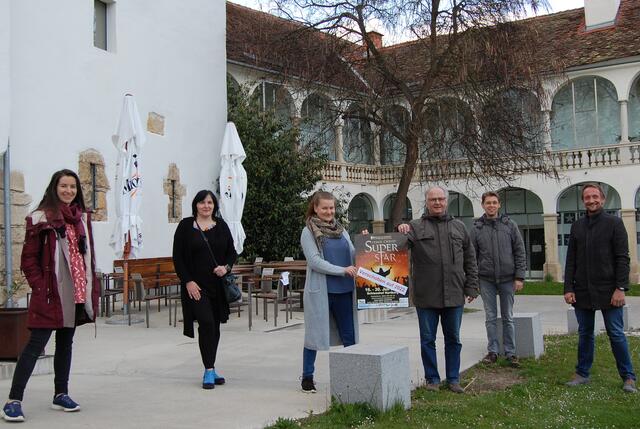 Das Team der Musical-Festspiele Schloss Hartberg rund um Alois Lugitsch muss die Produktion auf 2022 verschieben. | Foto: KK