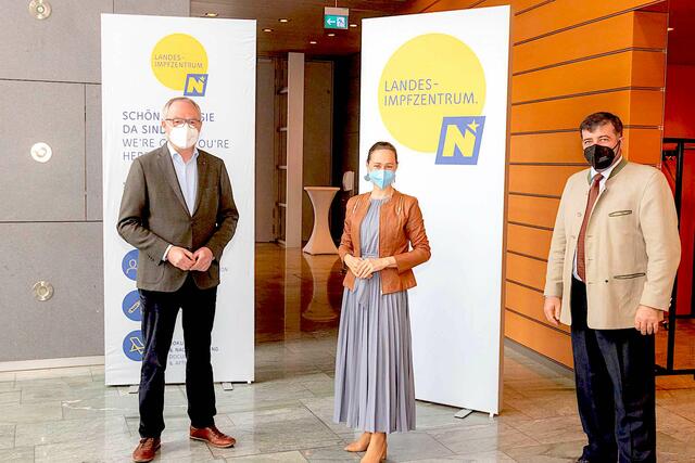 LH Stv. Stephan Pernkopf, LA Josef Edlinger und BR Doris Berger-Grabner  | Foto: Land NÖ