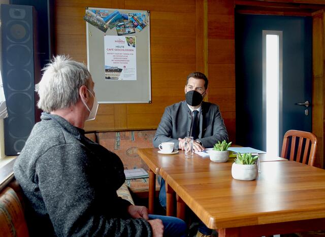 Bei der zweiten öffentlichen Bürgermeister-Sprechstunde im Café Meran können die Bewohnerinnen und Bewohner der Südtiroler Siedlung erneut ihre Anliegen vorbringen | Foto: Stadt Bludenz