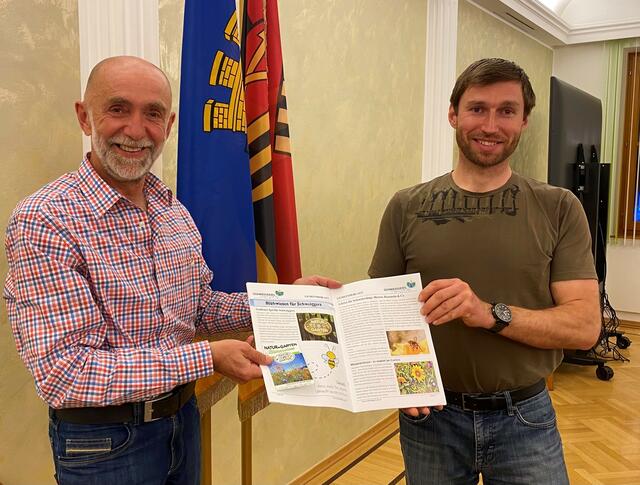 v.l.: Bgm. Josef Schaden und Umweltgemeinderat Andreas Holzmüller | Foto: Gemeinde Schweiggers