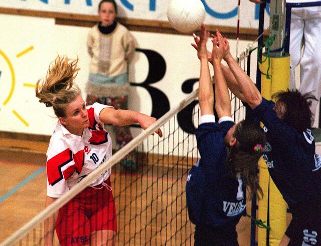 Für erste große Volleyball-Glanzlichter aus Grazer Sicht sorgte der ATSE rund um Barara Tandl (l.) mit der Europacup-Quali Mitte der 90er-Jahre.