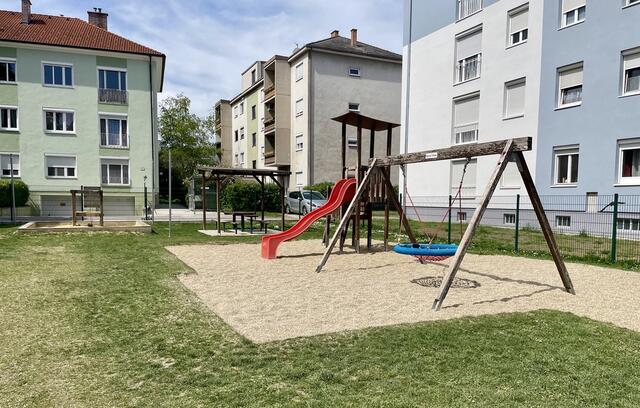 Ein Fleck zum Spielen zwischen den Wohnungen: Spielplatz Wormerstraße Eisenstadt