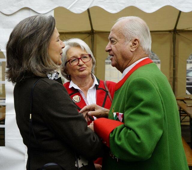 Sep. 2015: Patrizia Zoller-Frischauf im Gespräch mit dem zu früh verstorbenen Koatlackler-Bürgermeister Fredi Püls.