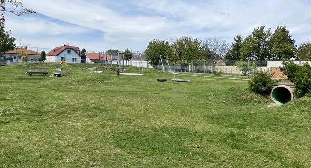 Besonders großzügig angelegt ist der Spielplatz Ecke Quergasse/Dr. Ludwig Leser-Gasse in Siegendorf.